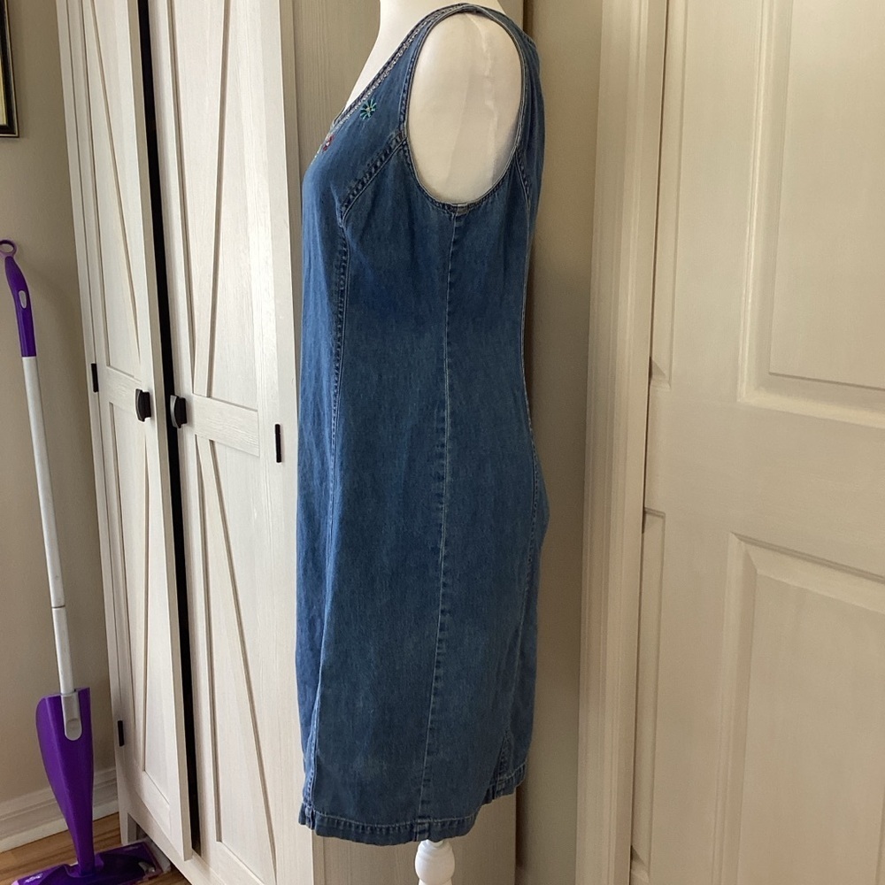 Robbie Bee Blue Denim Sleeveless Midi Dress with Embroidered Accents Sz 8 - Picture 3 of 13